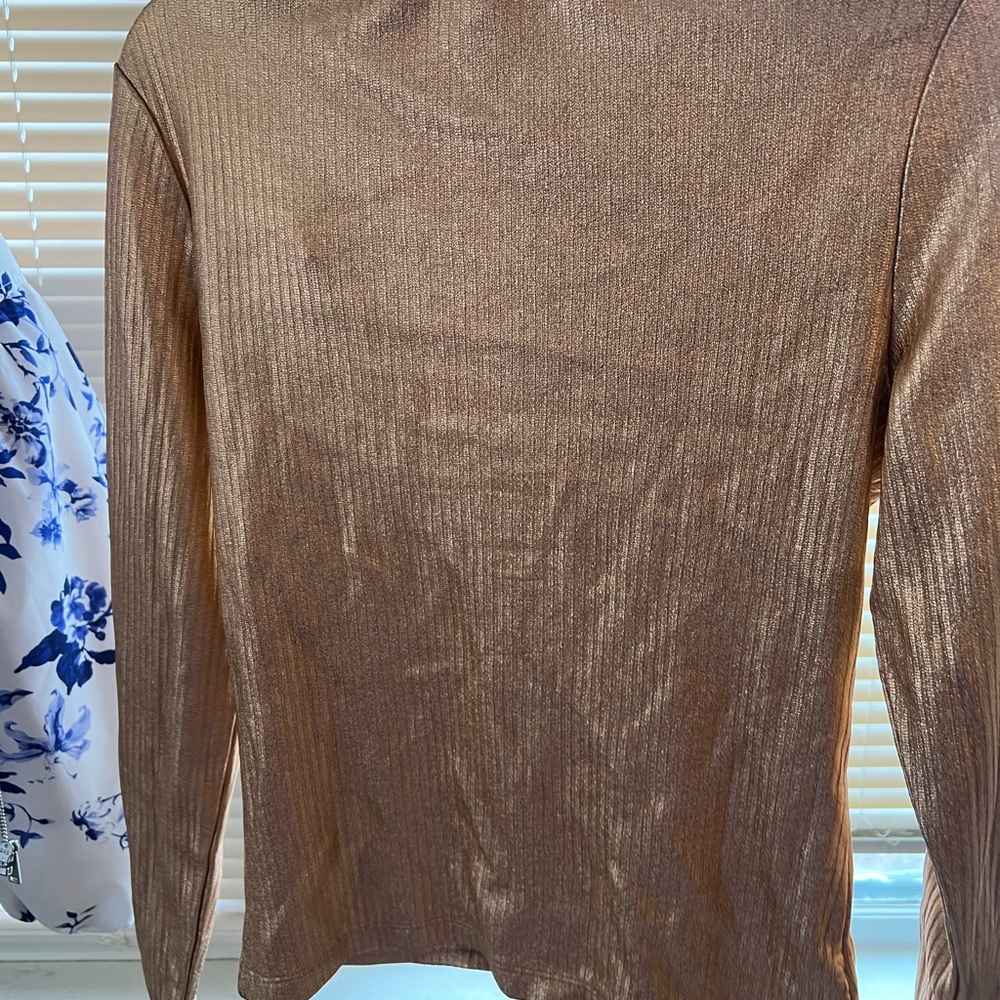 Express Gold Henley - Picture 4 of 4